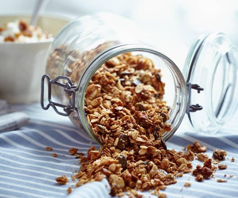 2) Granola, genellikle ‍fırınlanarak gevrek bir ​doku kazanması için pişirilir