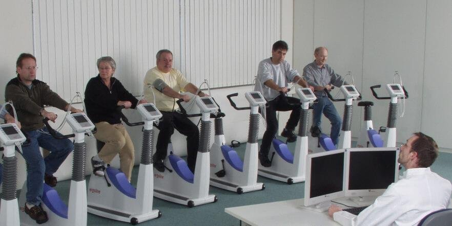 4) ‌Kardiyak rehabilitasyon ‌programlarının etkinliğini ölçer
