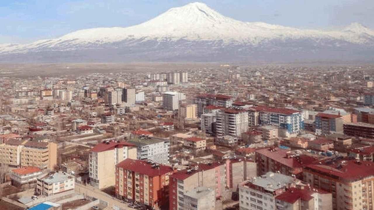 3)⁤ Belirtiler arasında ağrı, uyuşukluk ve güçsüzlük ‍bulunur