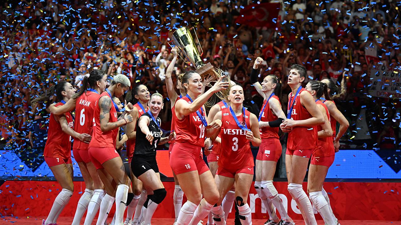 1) Türkiye ‌Kadın voleybol Takımı’nın Tarihçesi‌ ve Başarıları