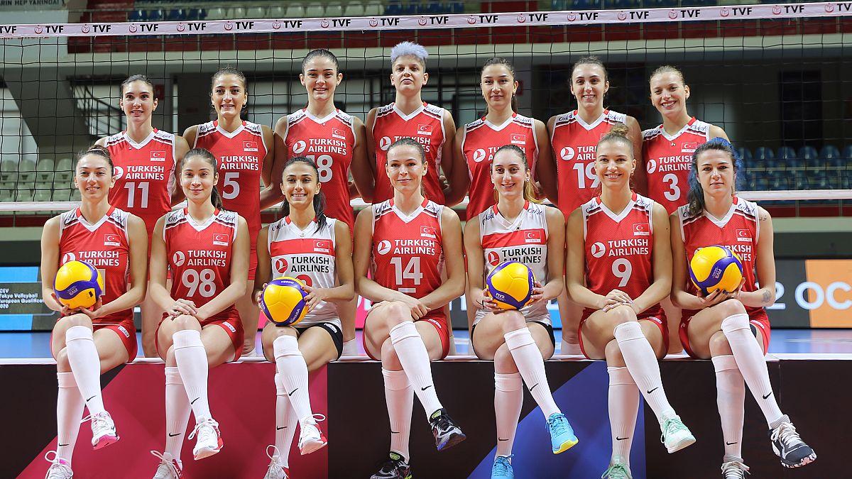 1) Türkiye Kadın voleybol Takımının Tarihçesi ve Başarılı Dönemleri