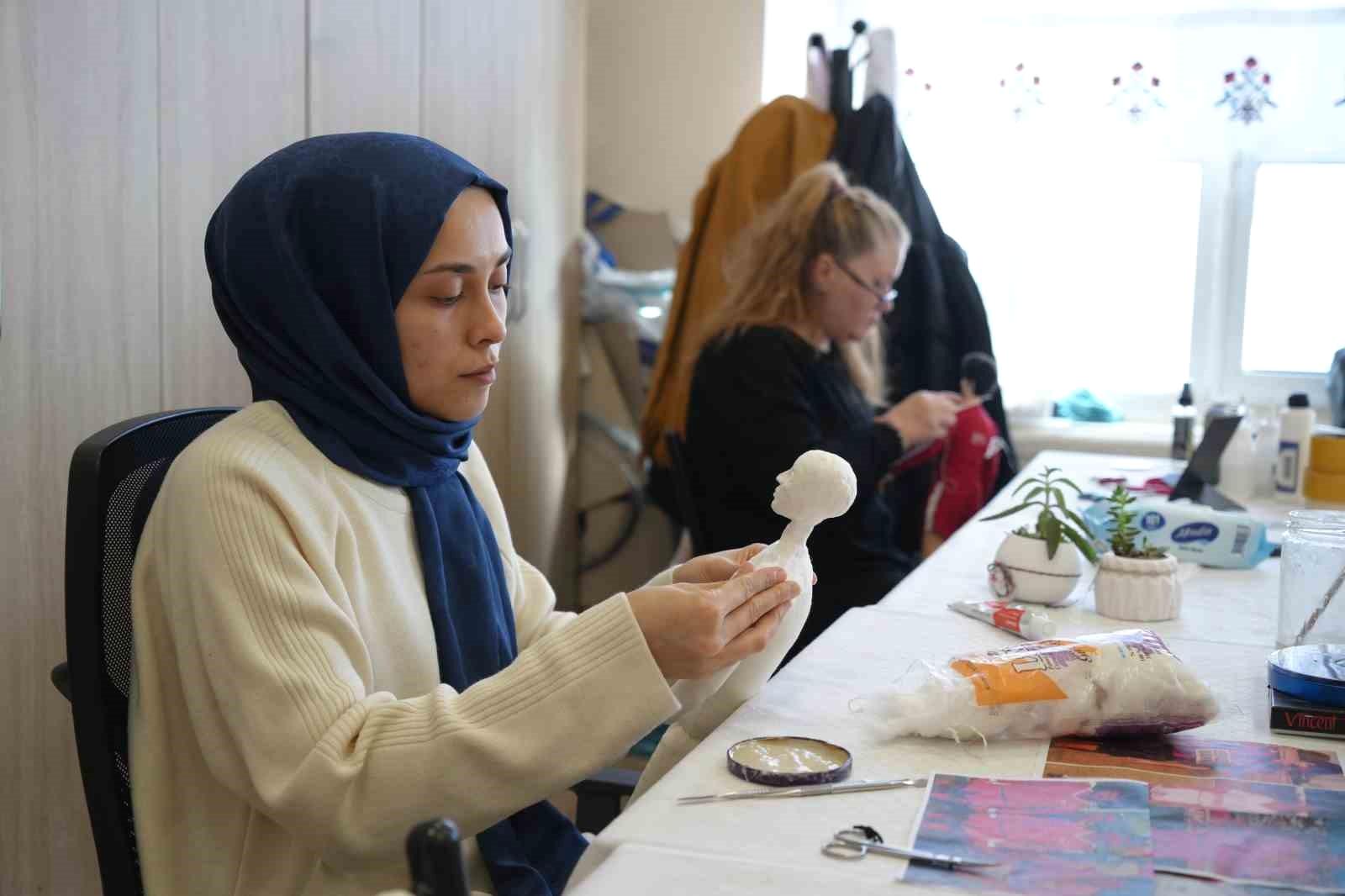 Anadolu Kültürünü Yaşatan El Yapımı Kitre Bebeklerin Sanatı