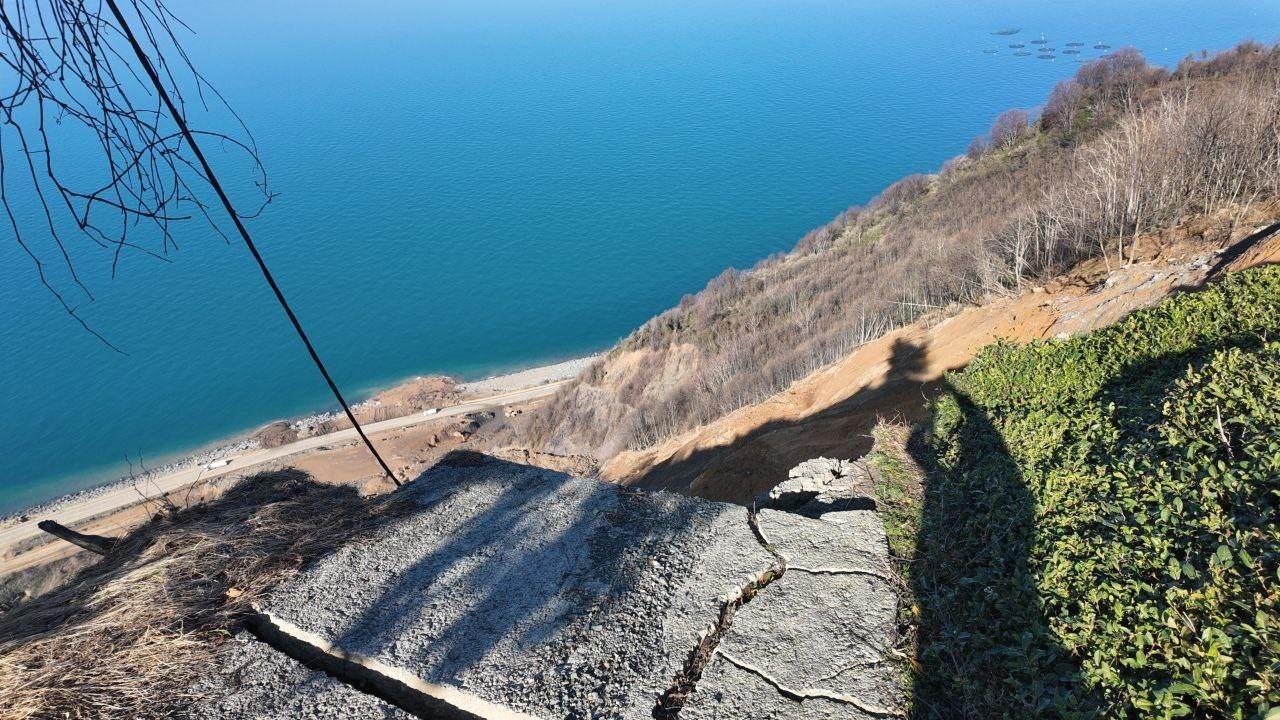 Arhavi'de Heyelan Riski Devam Ediyor: Güngören Köyü Halkı Endişeli