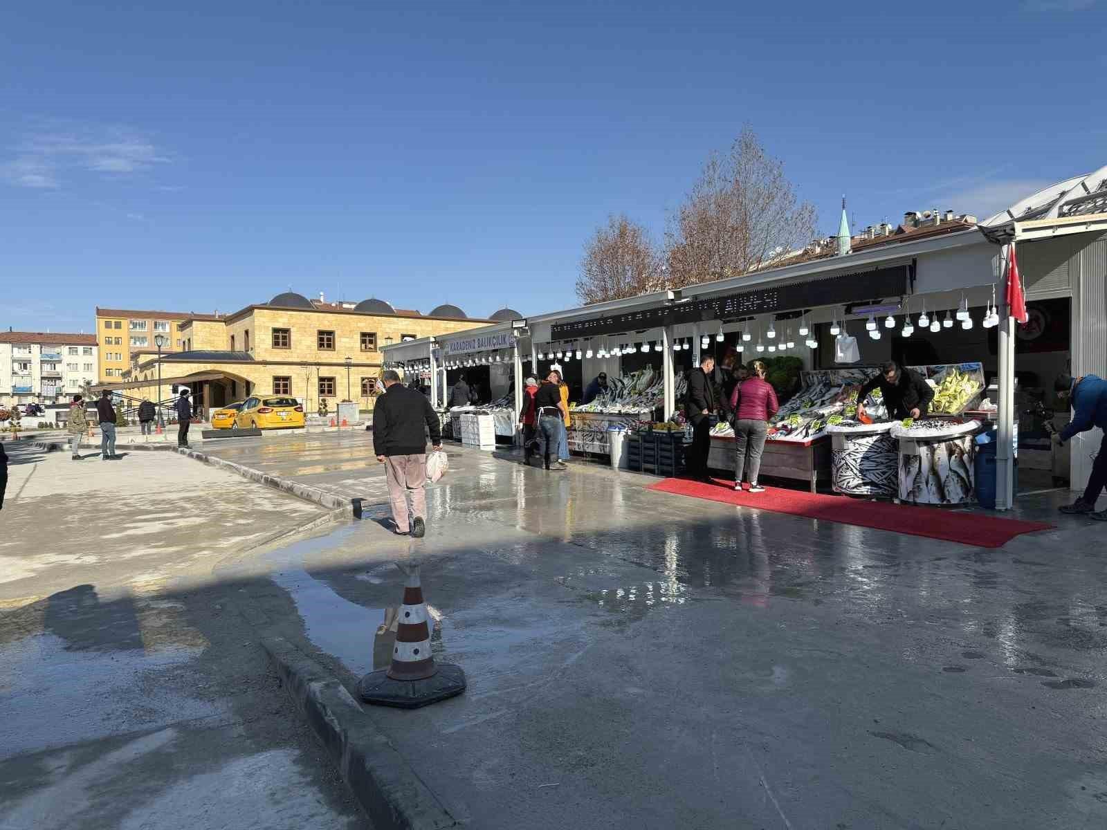 Çorum'daki Balıkçılar Yeni Yerlerine Taşındı