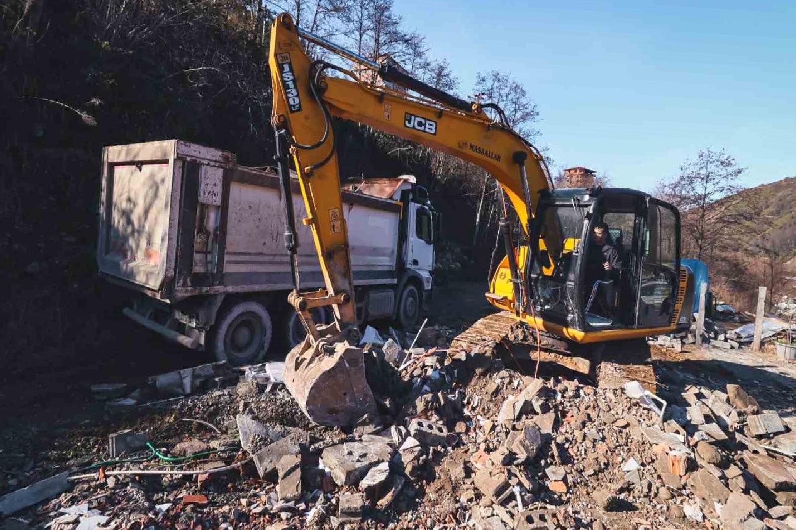 Fırtına Vadisi'nde Yıkılan 28 Yapı Sahipleri Açıklama Yaptı