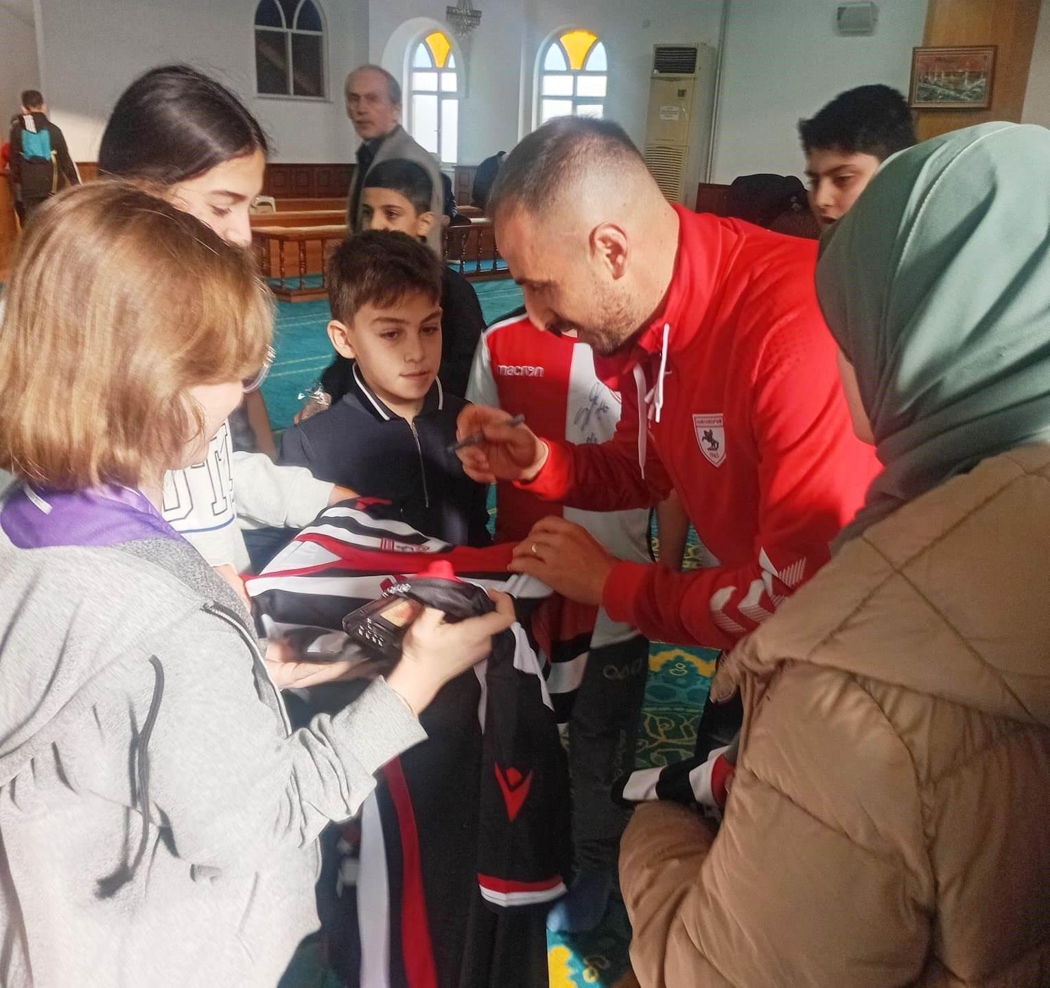 Samsunspor Futbolcuları, Başarılı Kur’an Kursu Öğrencilerini Mutlu Etti