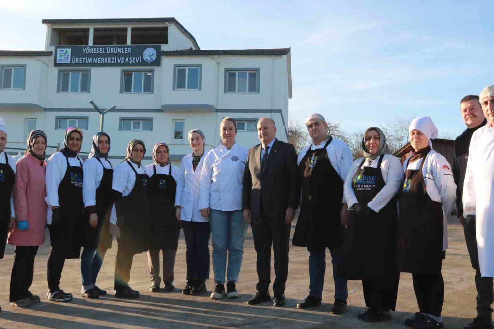 Ünye Belediyesi'nden İhtiyaç Sahiplerine Sıcak Yemek Hizmeti