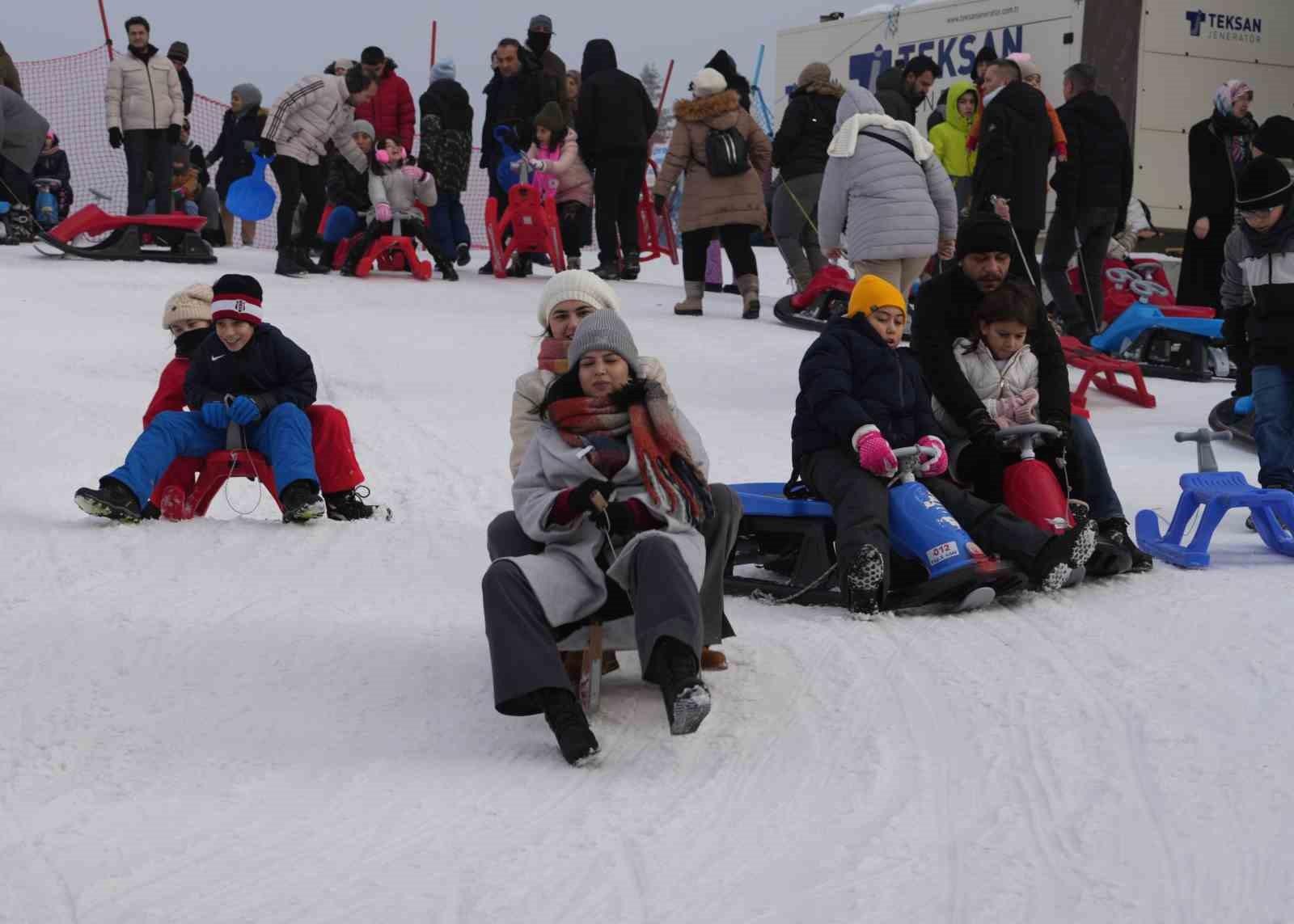 Ilgaz Dağı'nda Yaz Tatili Coşkusu: Yoğun Ziyaretçi Akını