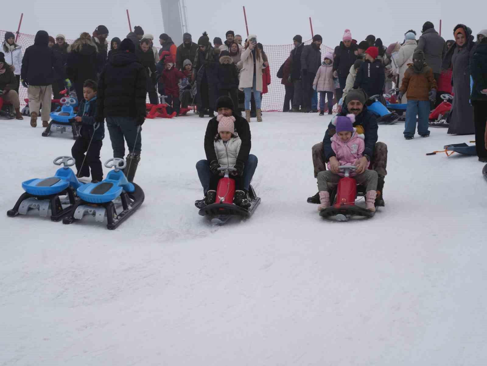 Ilgaz Dağı'nda Yaz Tatili Coşkusu: Yoğun Ziyaretçi Akını