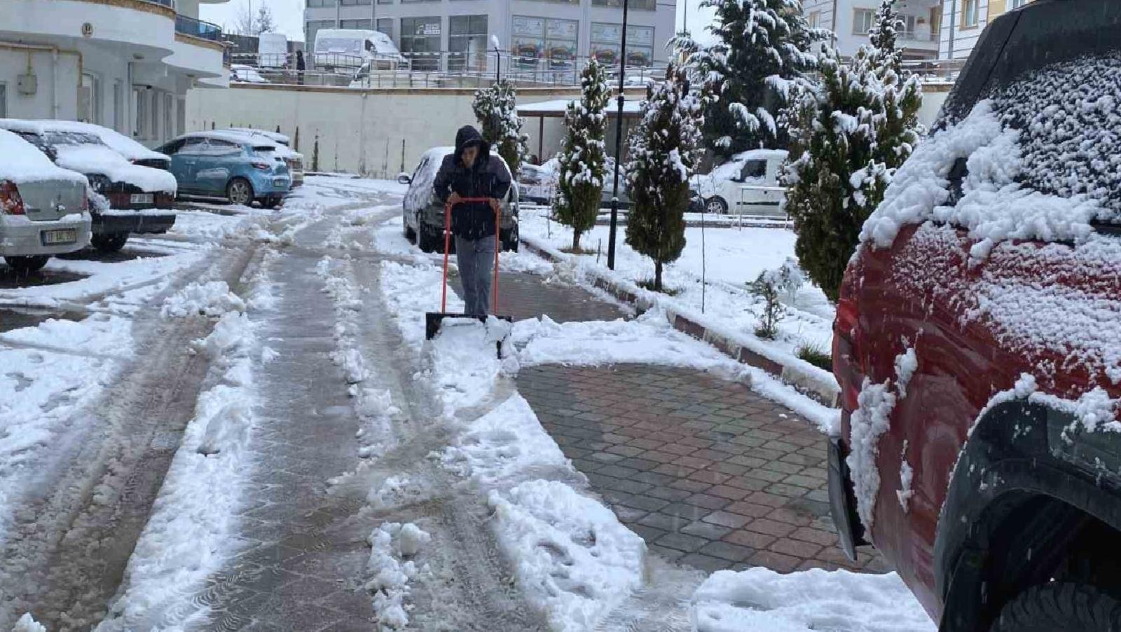 Kar Yağışı Kastamonu'yu Beyaza Bürüdü