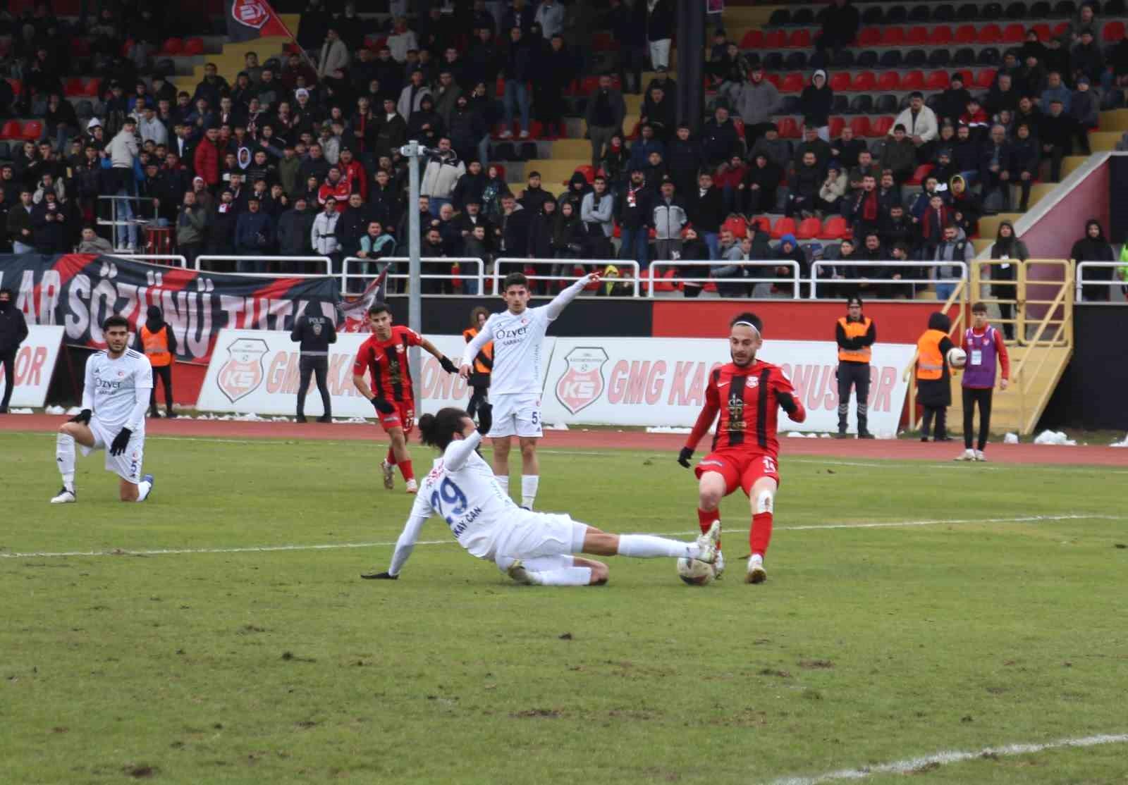 Kastamonuspor, Fethiyespor'u 1-0 Mağlup Ederek Zirveye Yaklaştı