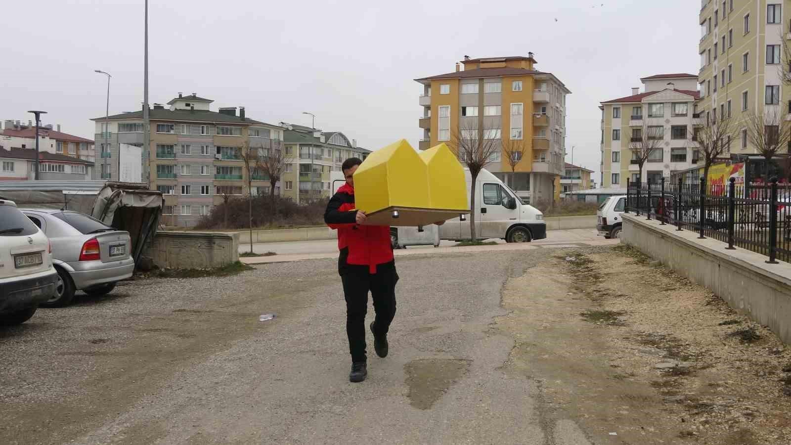 Kızılay Gönüllüleri, Kedilere Sıcak Yuva Sağlıyor