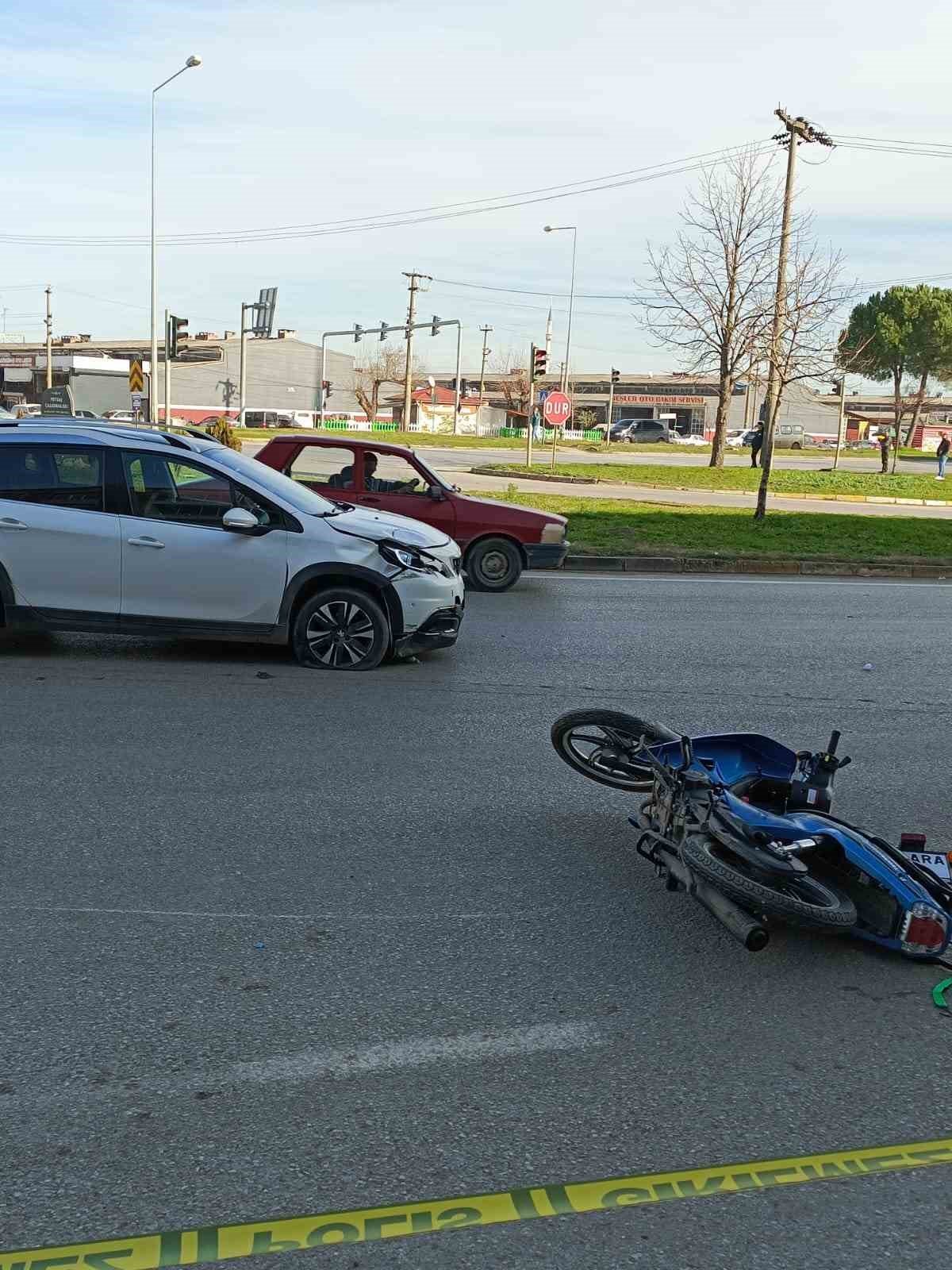 Motosiklet Sürücüsü Hayatını Kaybetti, Otomobil Çarptı