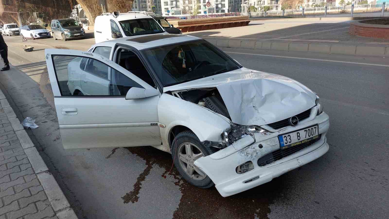 Otomobil Hafif Ticari Araçla Çarpıştı: 1 Yaralı Samsun