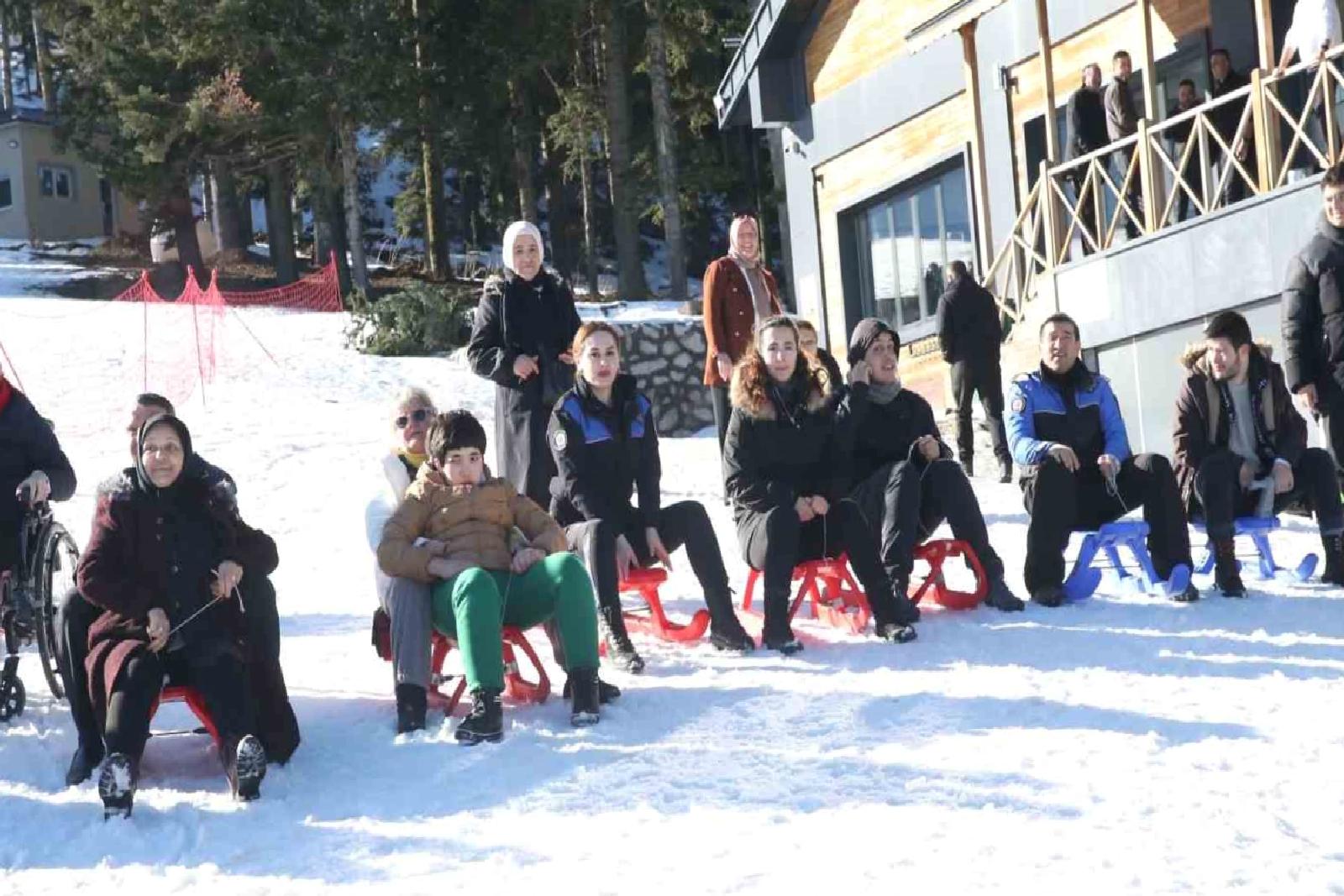 Kastamonu'da Özel Bireylerin Keyifli Kayak Deneyimi