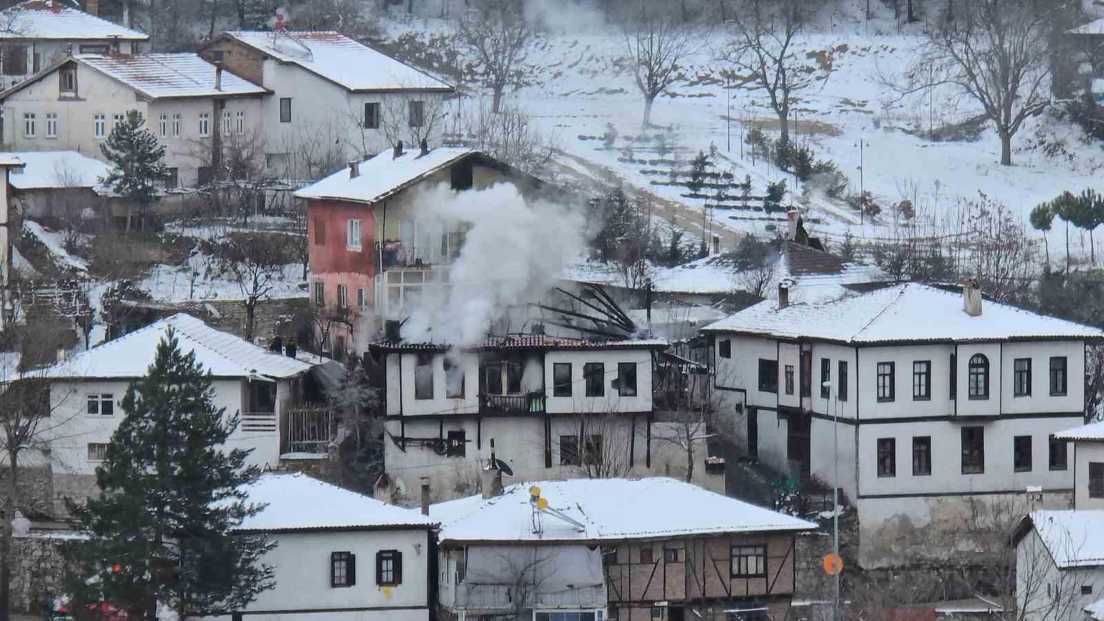 150 Yıllık Tarihi Safranbolu Konağı Alevler İçinde Kayıplara Karıştı