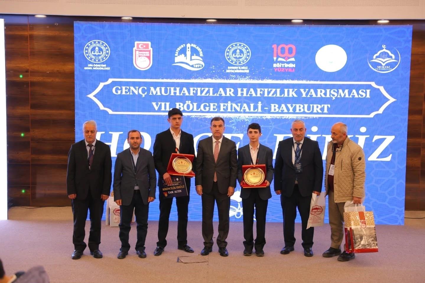 Bayburt'ta Genç Muhafızlar Hafızlık Yarışması Coşkusu