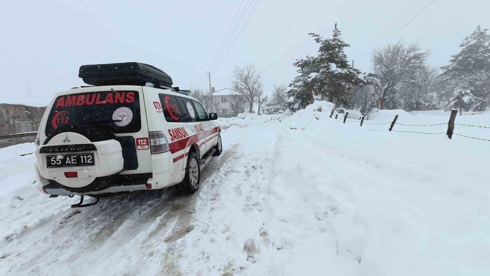 Samsun'da Yaşanan Acil Durum: Kar Altında Bekleyen Bebek