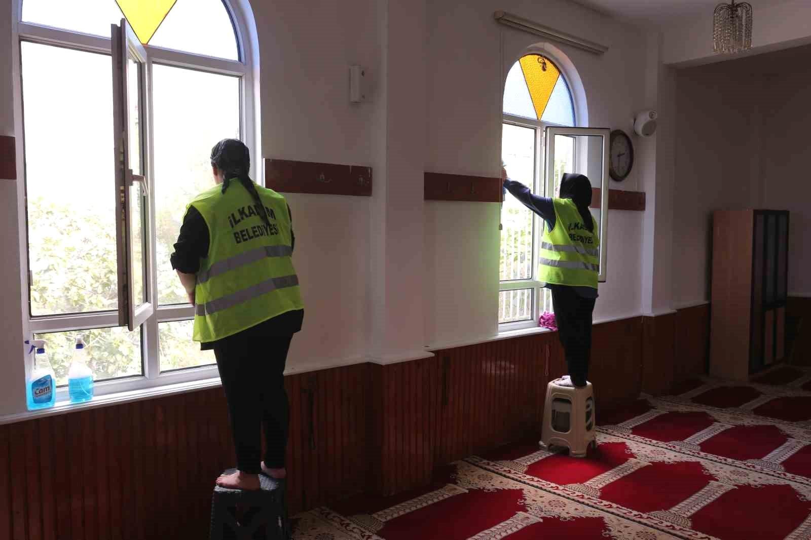 İlkadım Belediyesi'nden Cami Temizliği Seferberliği