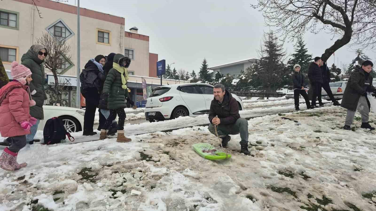 Çocukların Tatil Coşkusunu Yansıtan Eğlenceli Anlar