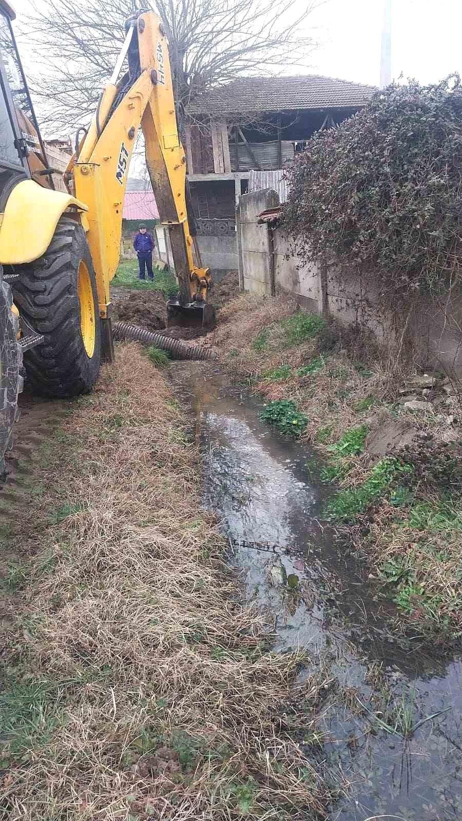 Düzce'de Kar Eriyip Taşkın Tehlikesi Oluşturuyor