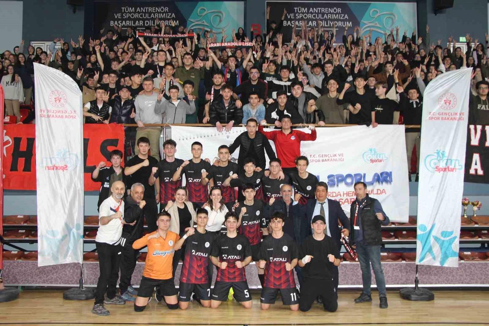 Düzce'de Futsal Gençler Müsabakaları Yapıldı