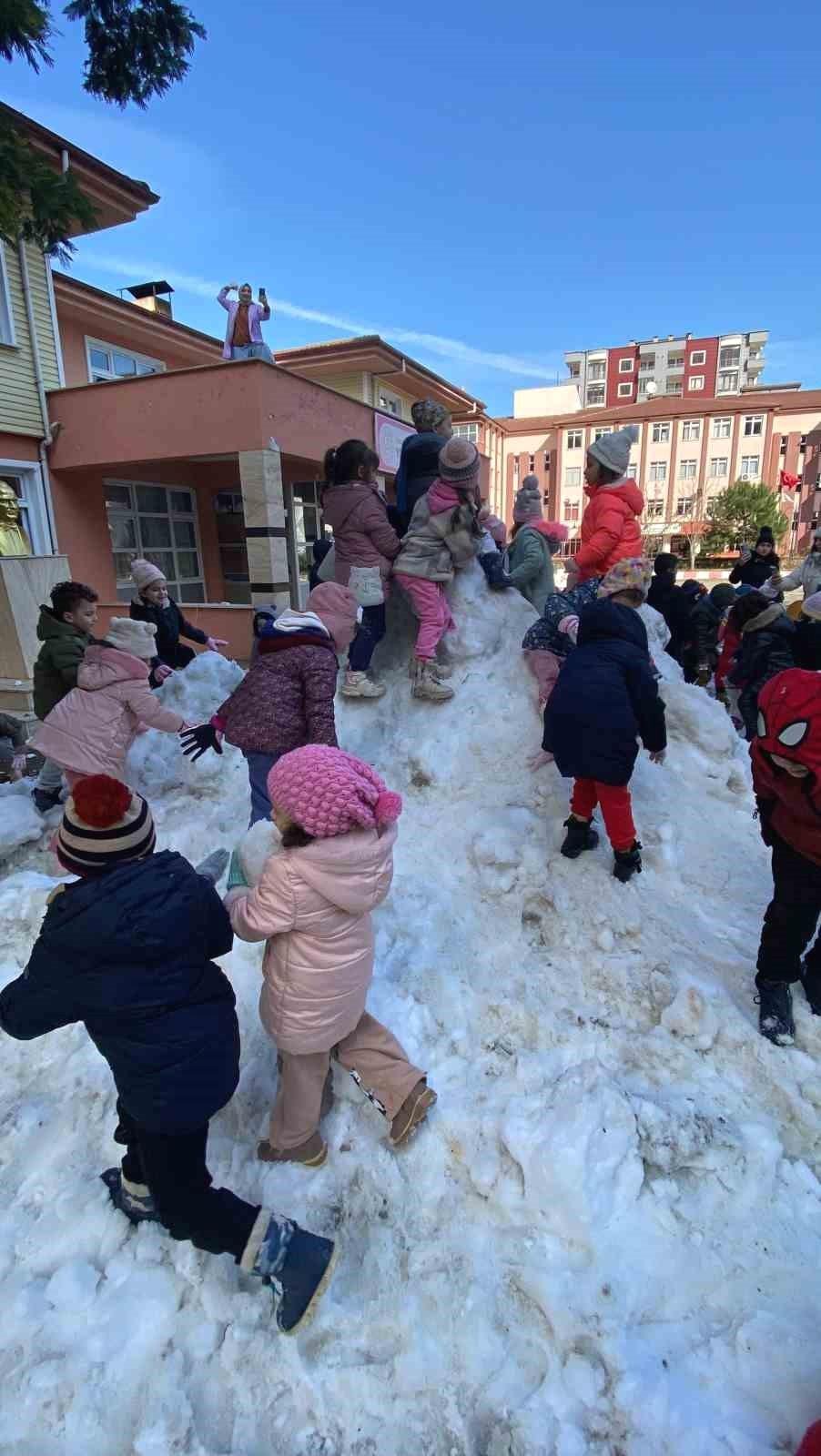 Yomra'da Karla Dolu Eğlenceli Bir Gün