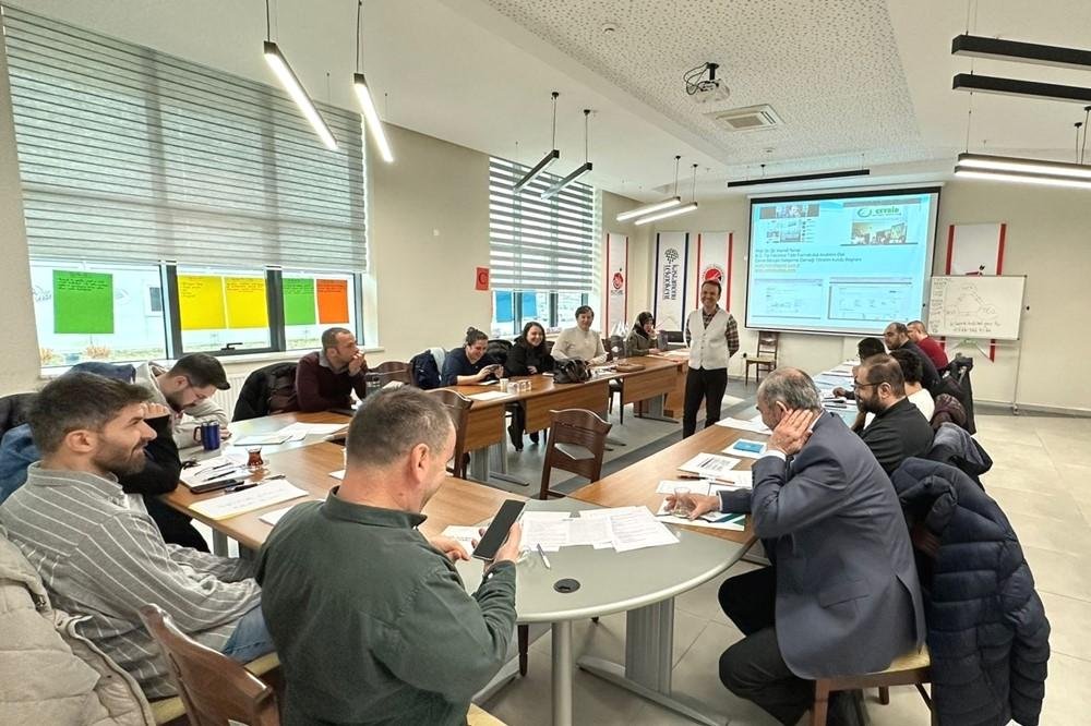 Kastamonu Üniversitesi'nde Bilimsel Proje Eğitimi Heyecanı