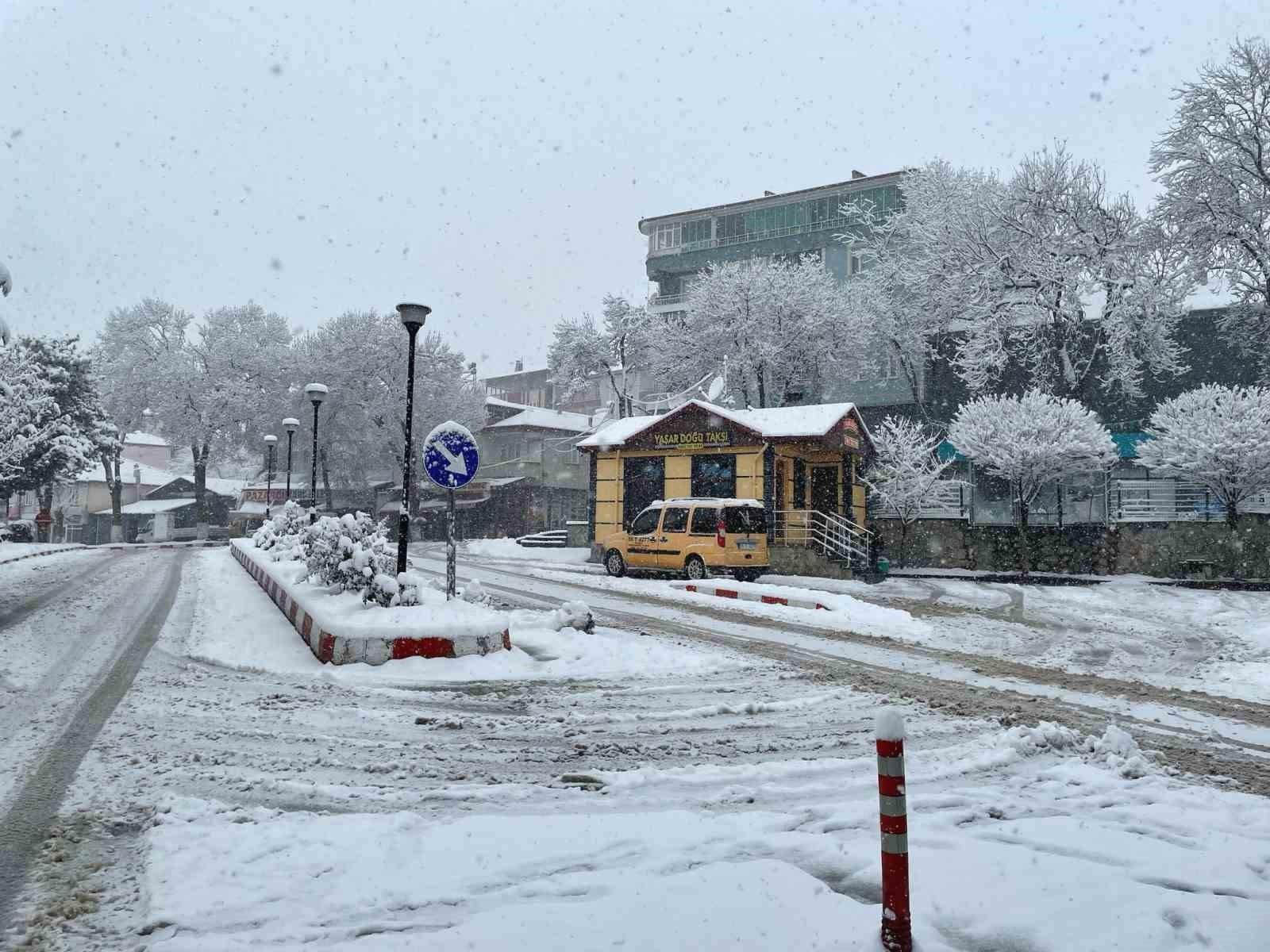 Kavak'ta Kar Kalınlığı 30 Santimetreyi Geçti! Hava Durumu Nasıl?