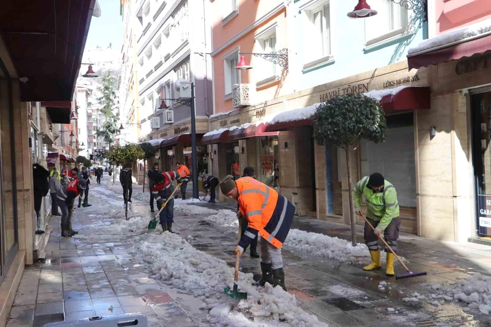 Ordu'da Kar Temizleme Çalışmaları Devam Ediyor