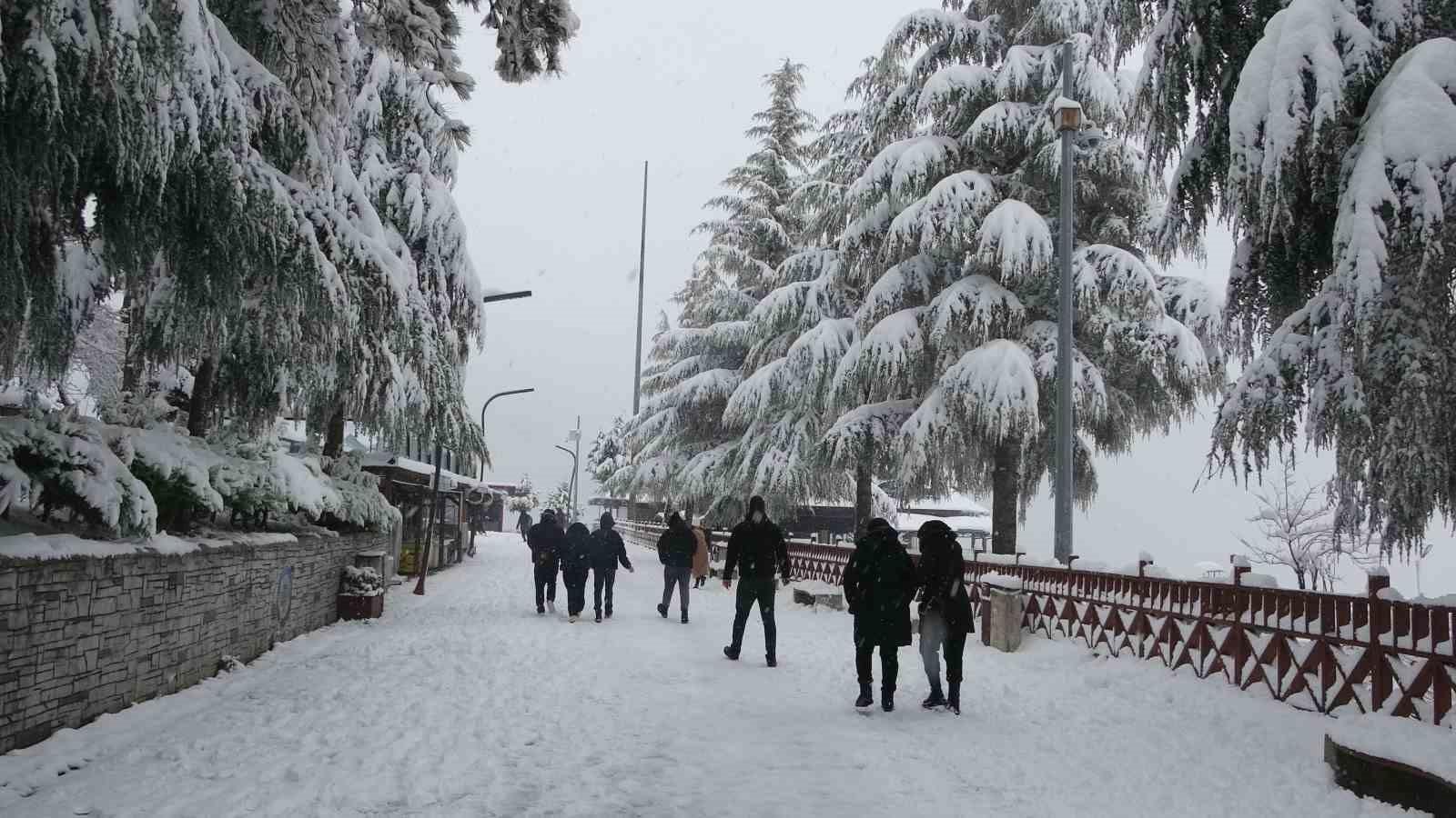 Almanya'daki Arkadaşına Boztepe'yi Gösterdi