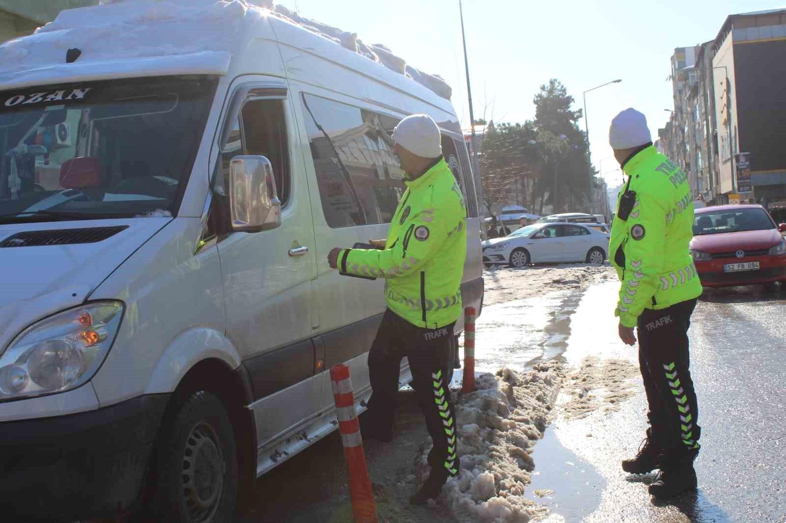 Ordu'da Kar Yağışının Ardından Trafik Güvenliği Denetimleri Artıyor