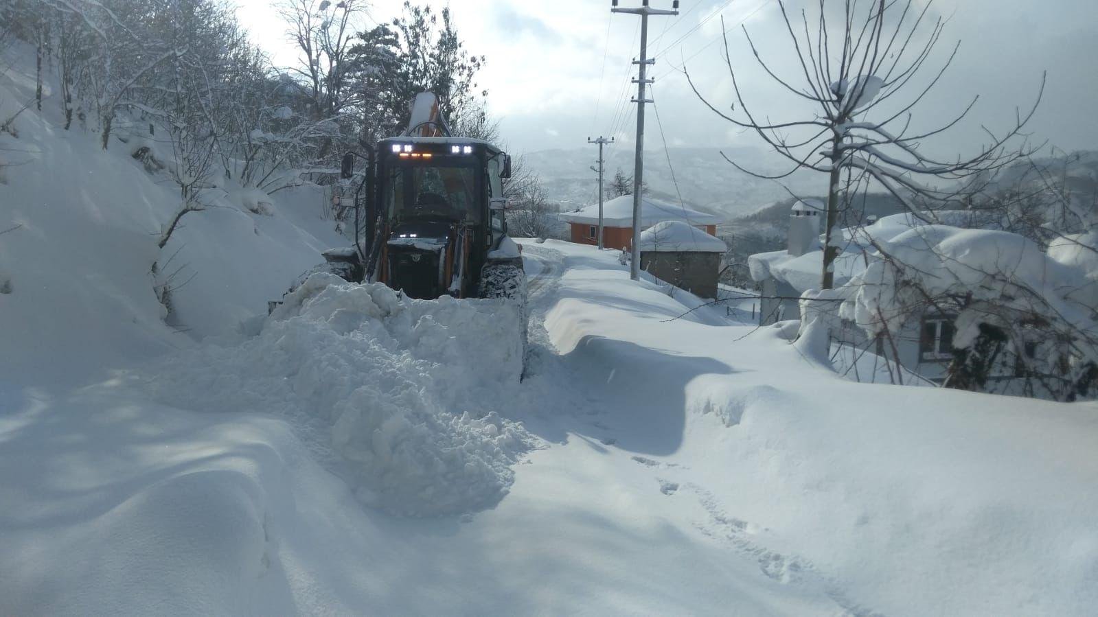 Ordu'da Kış Koşullarına Karşı Karla Mücadele Devam Ediyor