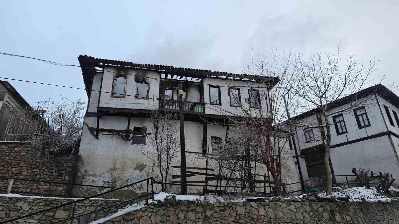 Safranbolu'da 150 Yıllık Tarihi Konağın Alevlerle Yüzleşmesi