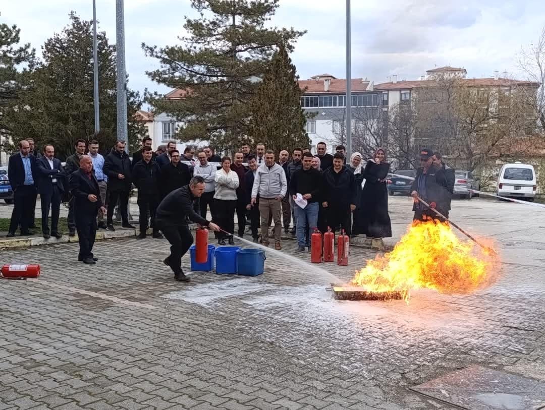 Sungurlu Adliyesi Çalışanlarına Yangın Güvenliği Eğitimi Verildi