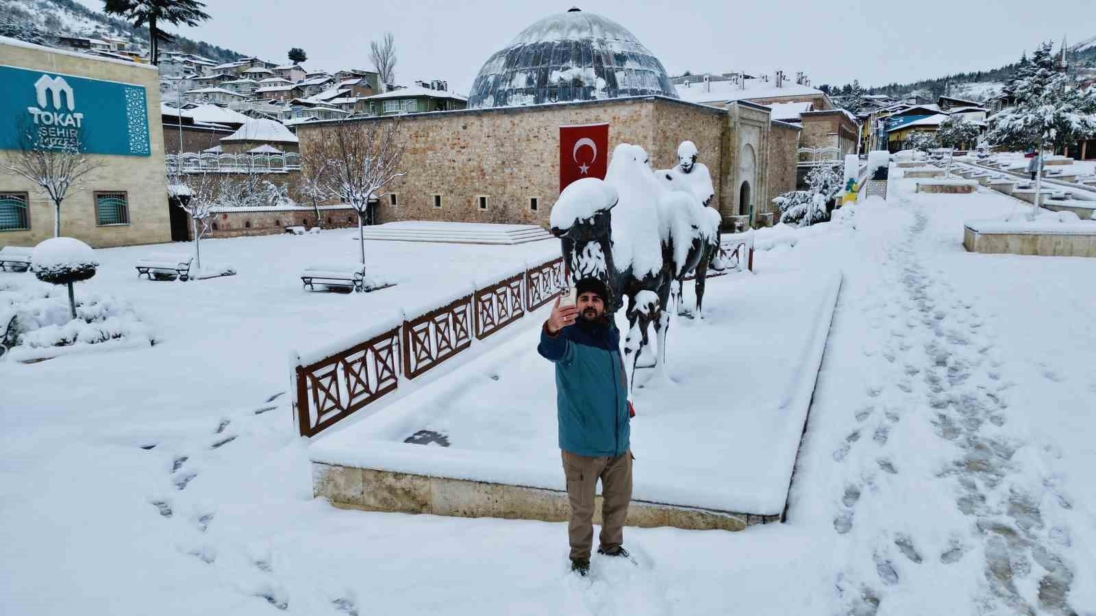 Tokat'ta Beyaz Gelinlik Giyildi, Sokaklar Hüzünle Dolduruldu