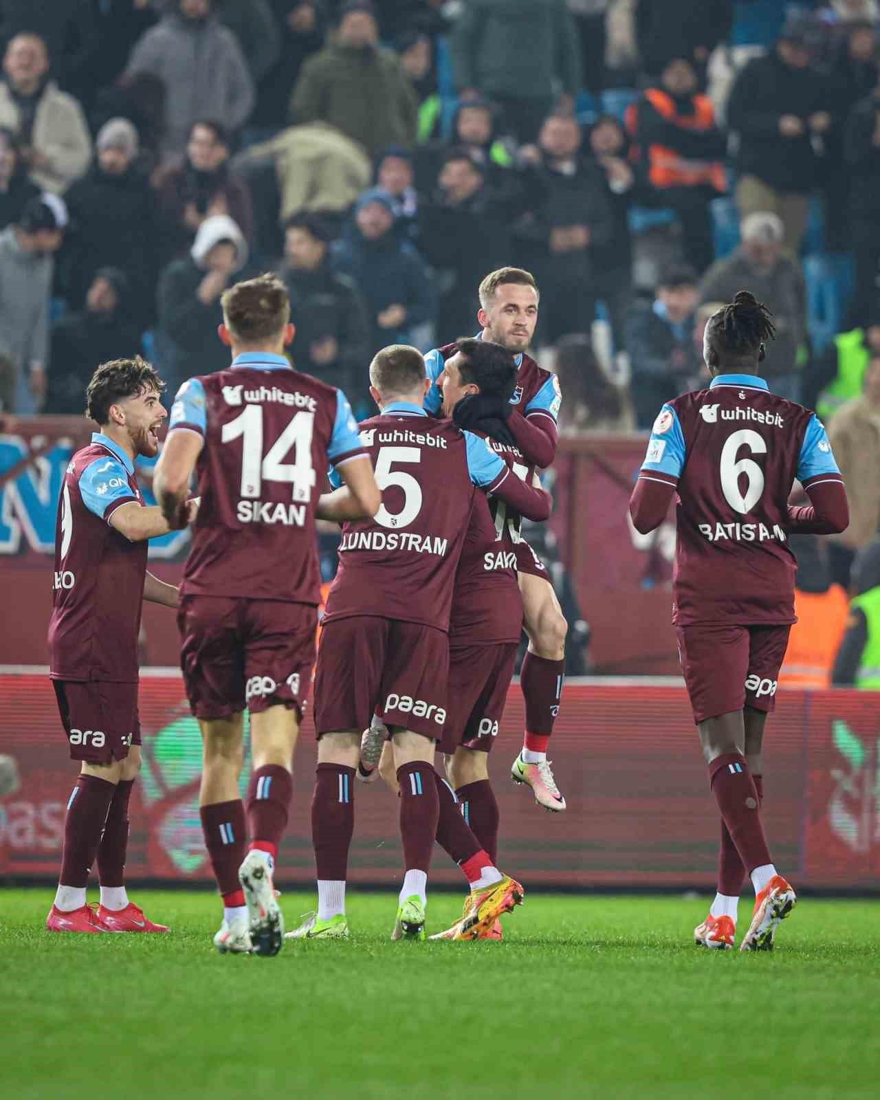 Trabzonspor, Çaykur Rizespor'u Farklı Geçti