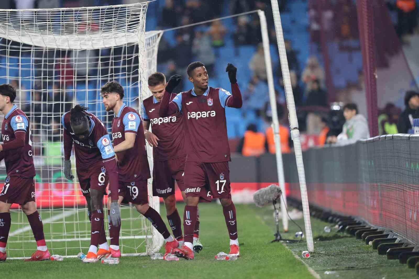 Trabzonspor, Çaykur Rizespor'u 5-2 Geçerek Ziraat Türkiye Kupası'nda İlerliyor