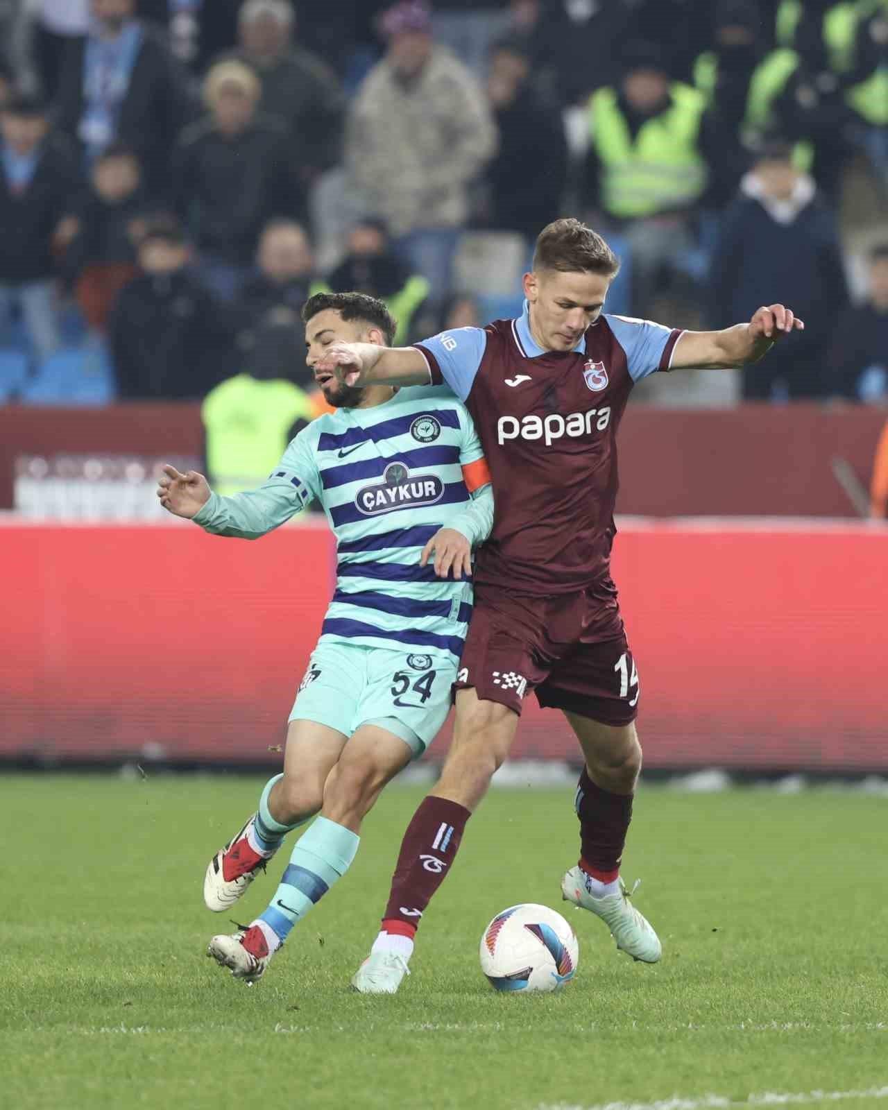 Trabzonspor, Çaykur Rizespor'u 5-2 Geçerek Ziraat Türkiye Kupası'nda İlerliyor