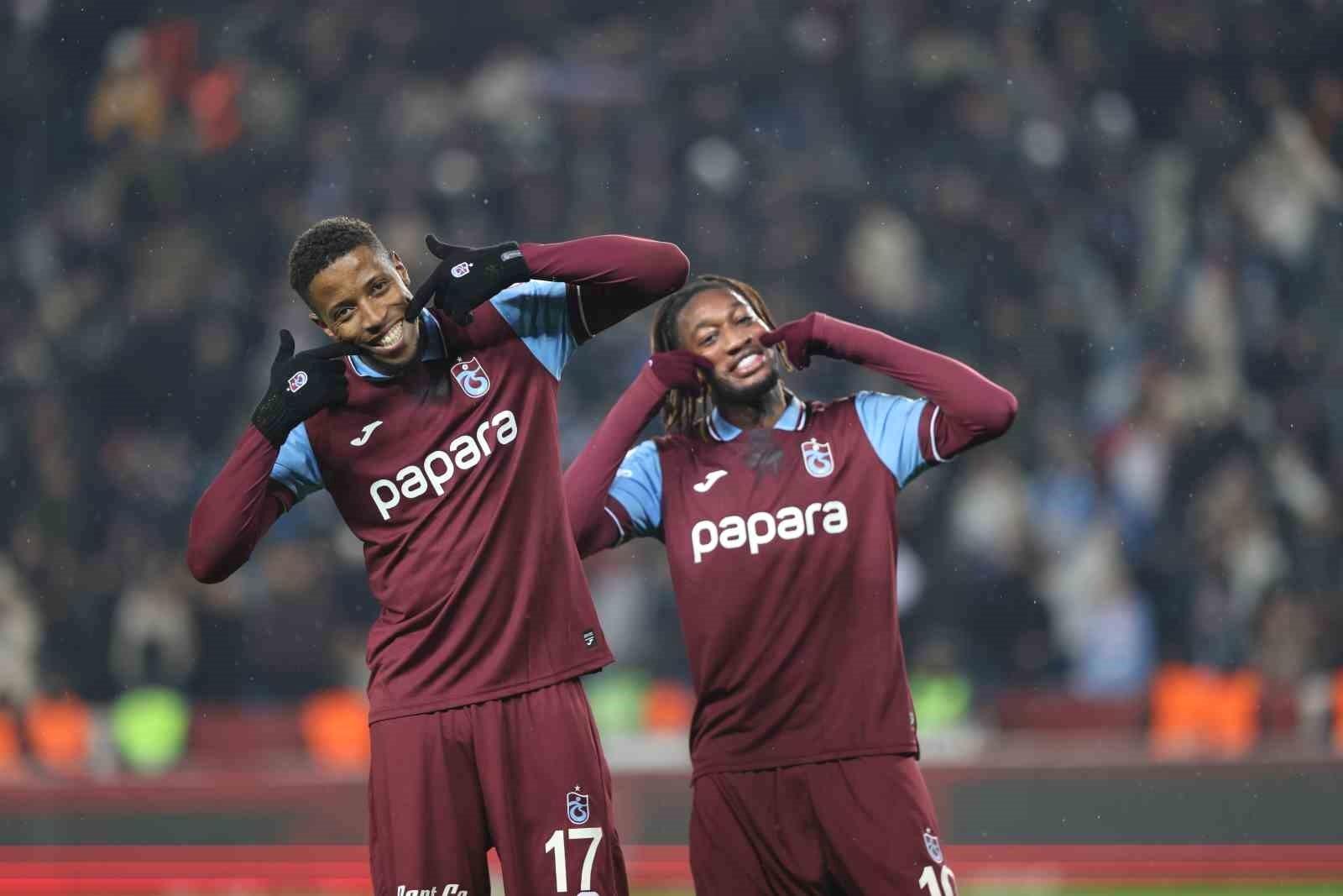 Trabzonspor, Çaykur Rizespor'u 5-2 Geçerek Ziraat Türkiye Kupası'nda İlerliyor