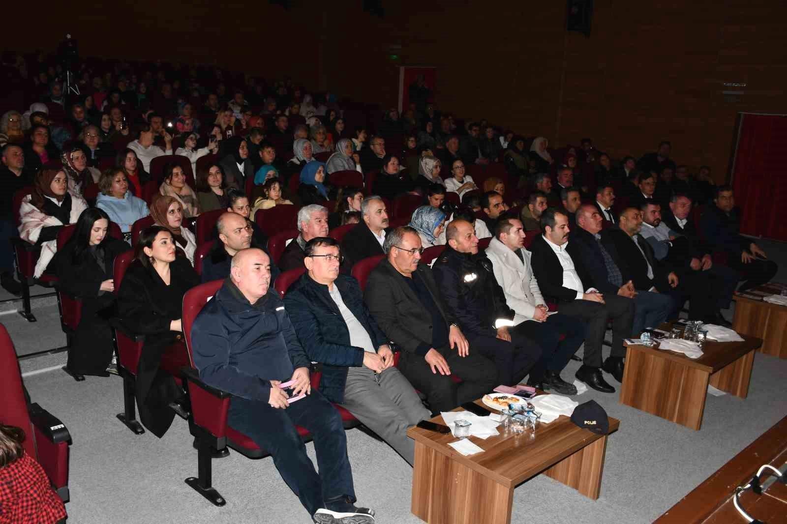 Vezirköprü MTAL'den Unutulmaz Bir Türk Halk Müziği Konseri