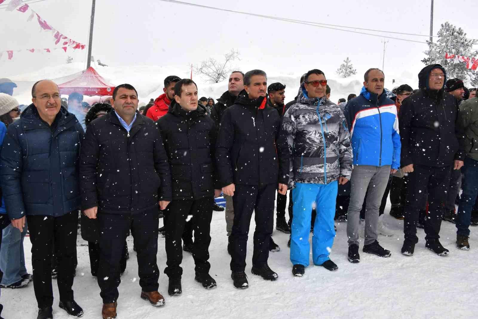 Zigana Dağı'nda Kış Şenliği Coşkusu