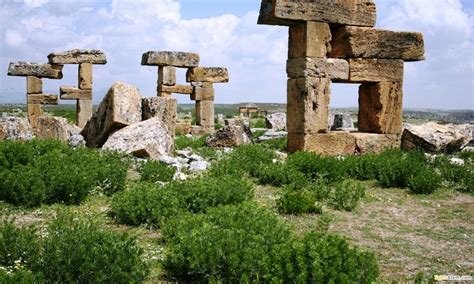 Tarihi Kaşiflerin İzinde: Antik Şehirler ve Harabeler